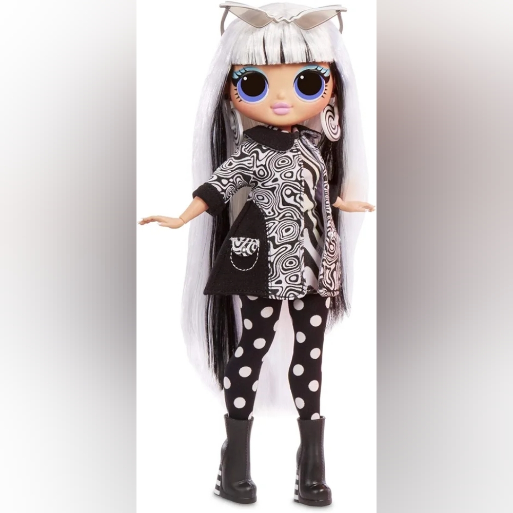 Lol omg groovy babe doll used like new condition